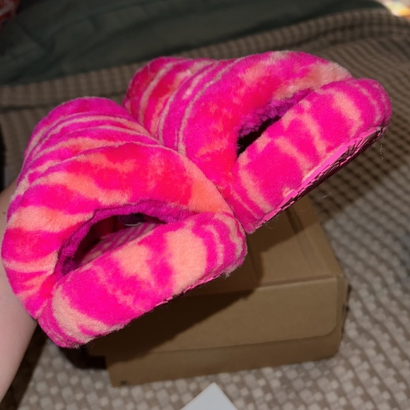 🆕 UGG Fluff Yeah in pink & orange zebra - Picture 6 of 6